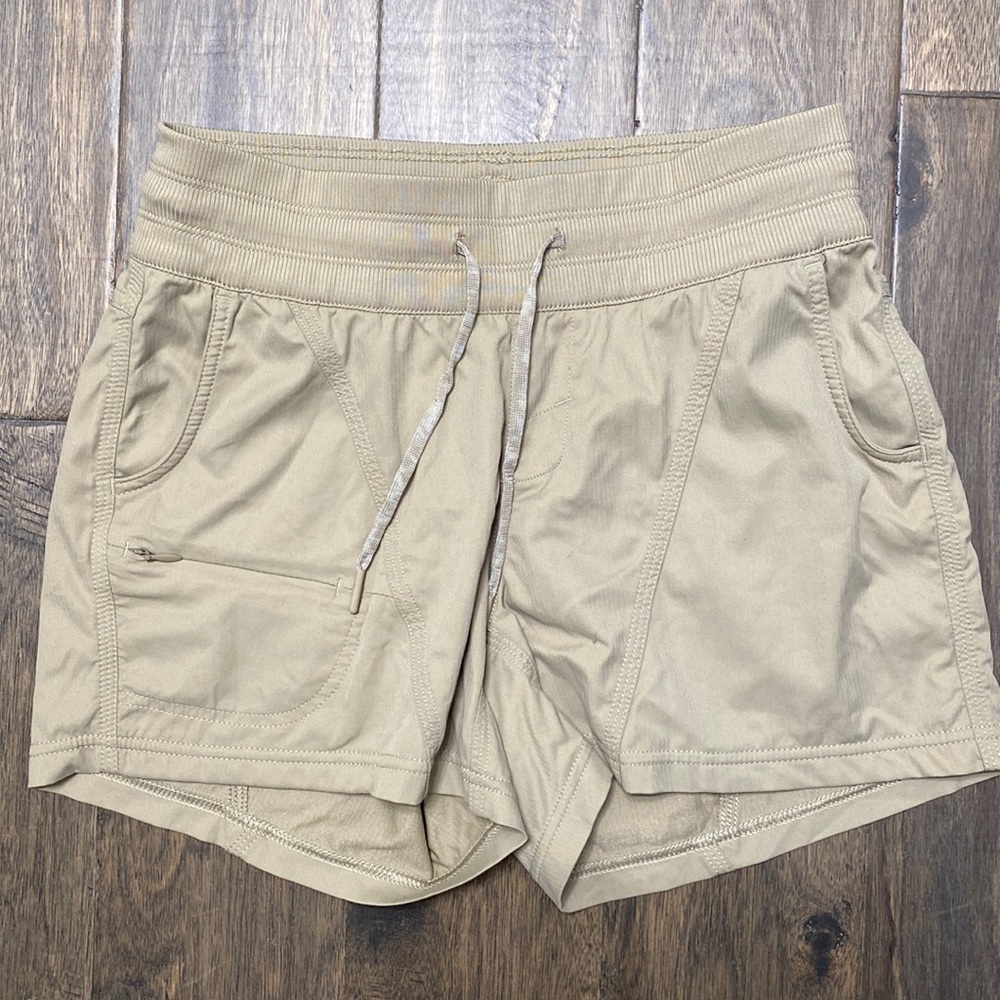The north face khaki shorts size small